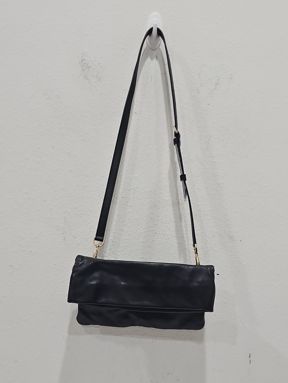 SSEKO Black Leather Foldover Crossbody Clutch Bag